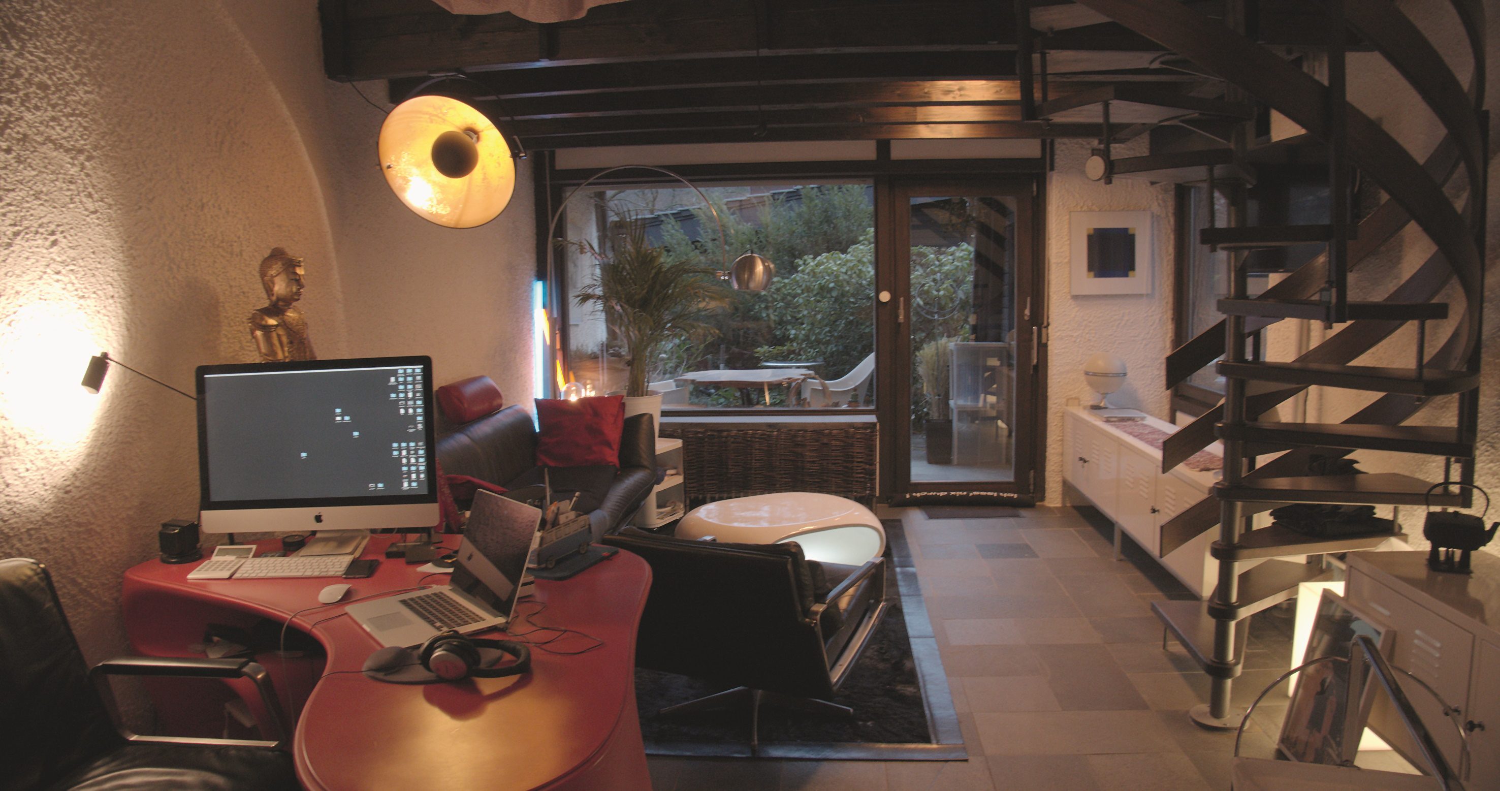 1250iso digital production Extreme Kontraste bringen den Sensor bei 1.25O ISO in den Highlights an die Grenze, aber das Rauschen bleibt niedrig.