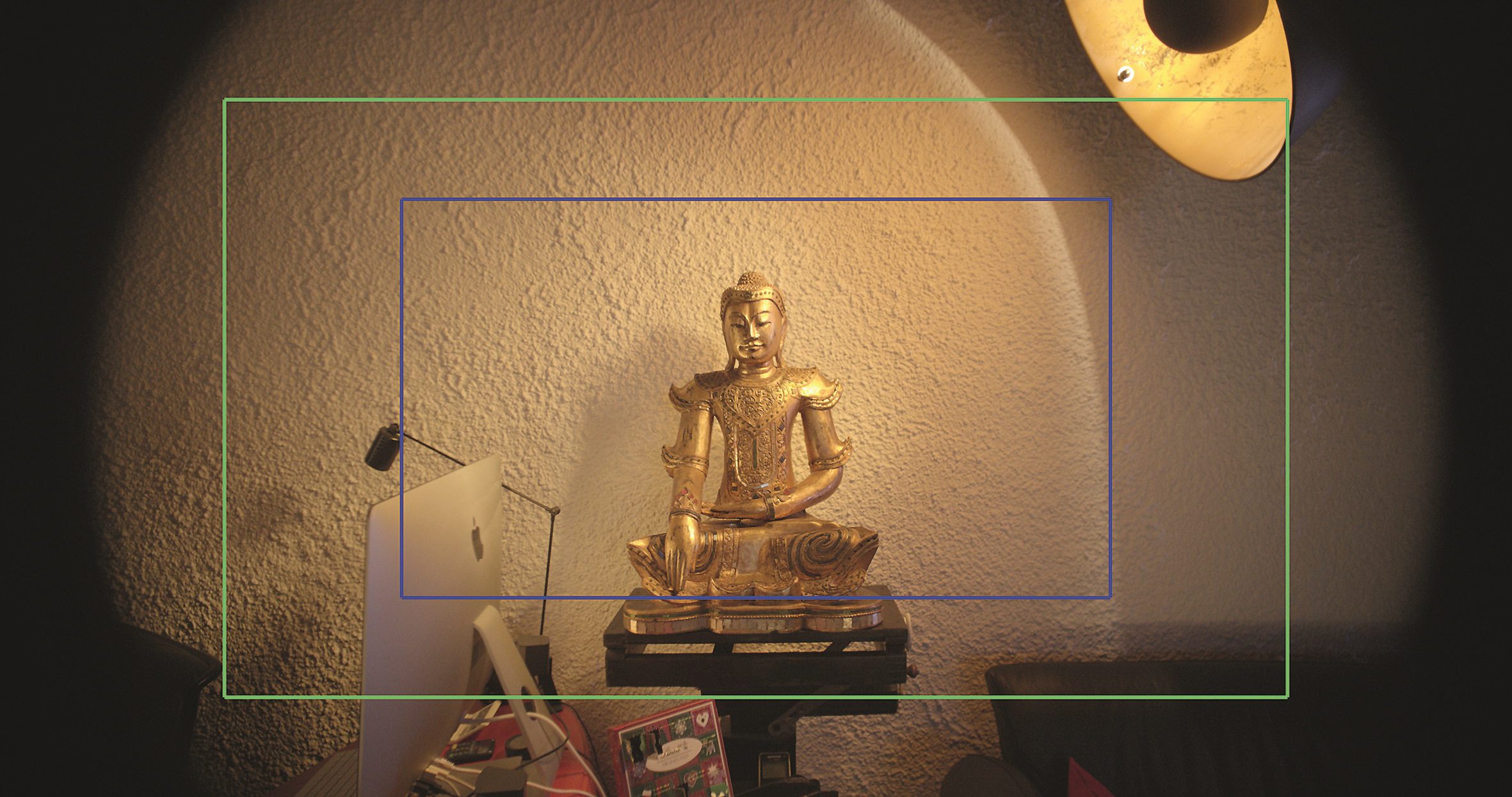vignetting digital production Den gesamten Sensor können C-Mount-Objektive für S-16 nicht ausleuchten, aber HDTV (blauer Rahmen) geht. Grün entspricht 3K, also Oversampling für HD.